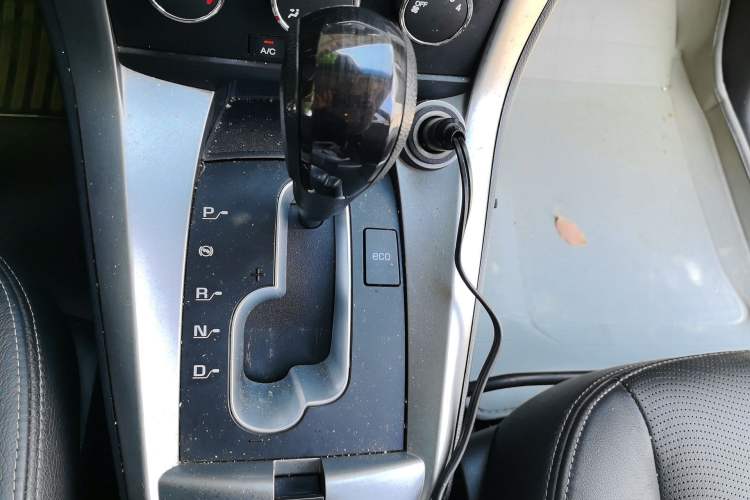 Used Chevrolet Captiva 2014 2.4L Two-Wheel Drive Urban Version 7 Seats Gear Lever