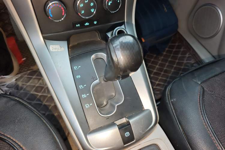 Used Chevrolet Captiva 2014 2.4L Two-Wheel Drive City Edition 5 Seats Gear Lever