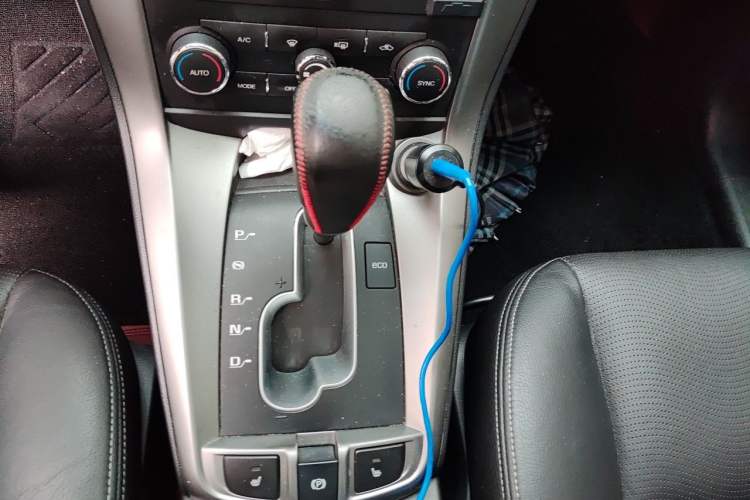Used Chevrolet Captiva 2014 2.4L 4x4 Flagship Edition 7 Seats Gear Lever