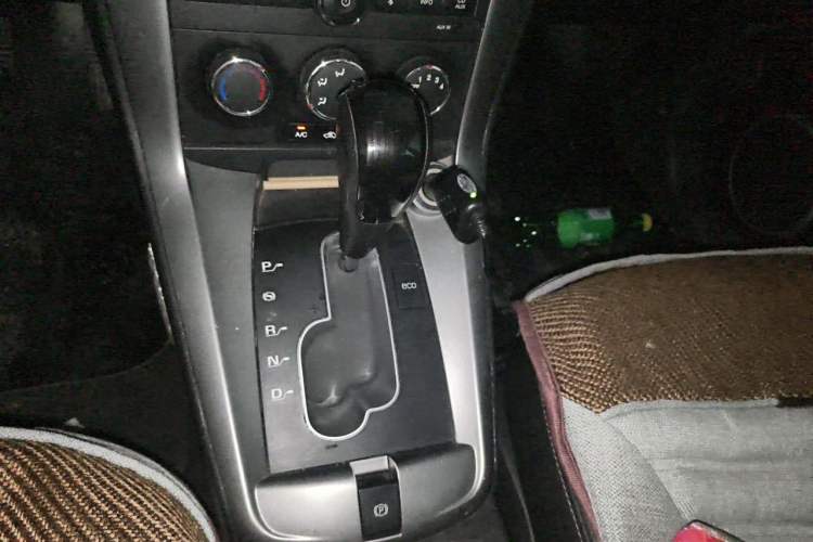 Used Chevrolet Captiva 2014 2.4L Two-Wheel Drive Urban Version 7 Seats Gear Lever