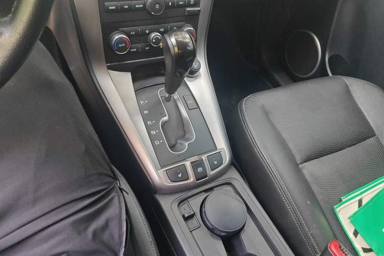 Used Chevrolet Captiva 2014 2.4L 4x4 Flagship Edition 7 Seats Gear Lever