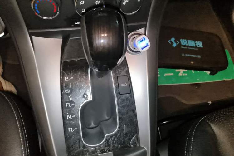 Used Chevrolet Captiva 2014 2.4L Two-Wheel Drive Urban Version 7 Seats Gear Lever