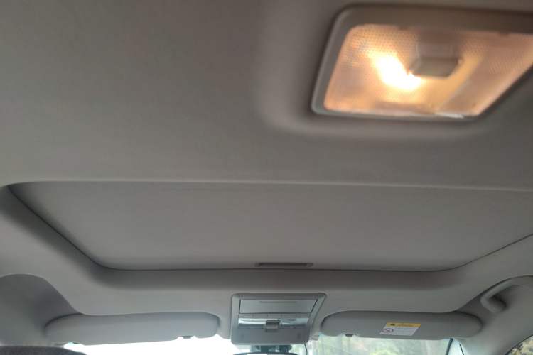 Used Chevrolet Captiva 2014 2.4L 4x4 Flagship Edition 7 Seats Headliner