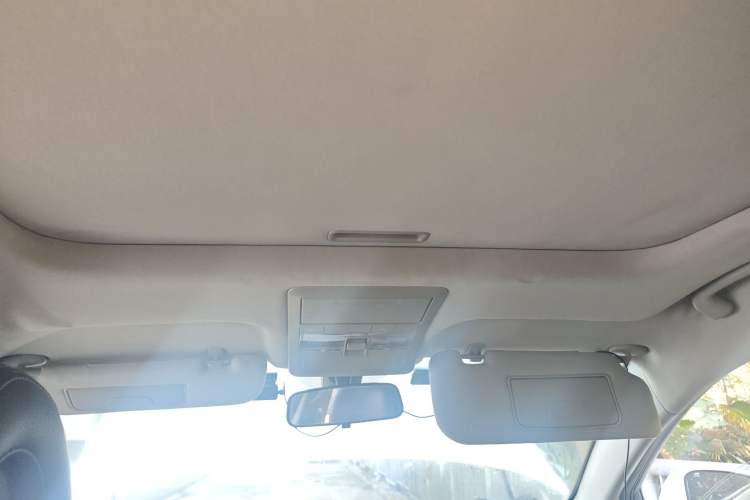 Used Chevrolet Captiva 2014 2.4L Two-Wheel Drive Urban Version 7 Seats Headliner