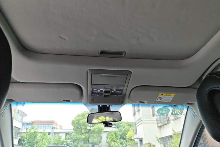 Used Chevrolet Captiva 2014 2.4L Two-Wheel Drive Urban Version 7 Seats Headliner