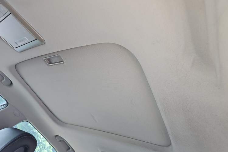 Used Chevrolet Captiva 2014 2.4L Two-Wheel Drive Urban Version 7 Seats Headliner
