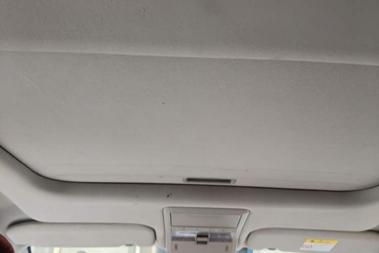 Used Chevrolet Captiva 2014 2.4L Two-Wheel Drive Urban Version 7 Seats Headliner