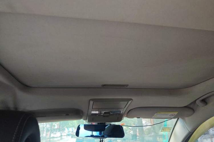 Used Chevrolet Captiva 2014 2.4L Two-Wheel Drive Urban Version 7 Seats Headliner