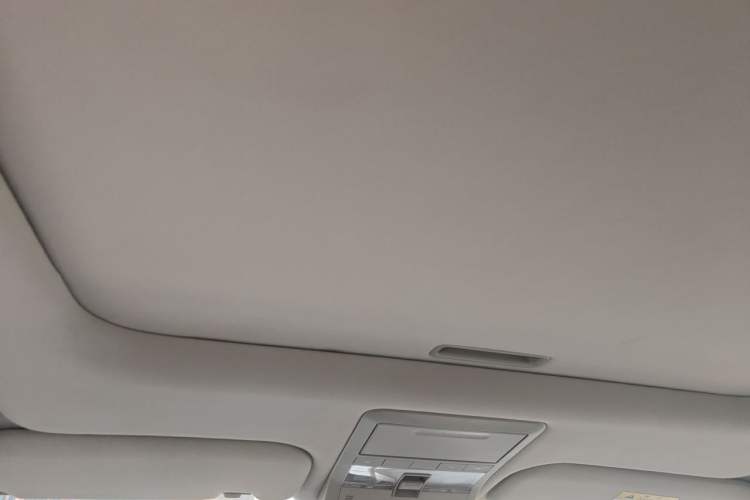 Used Chevrolet Captiva 2014 2.4L 4x4 Flagship Edition 7 Seats Headliner