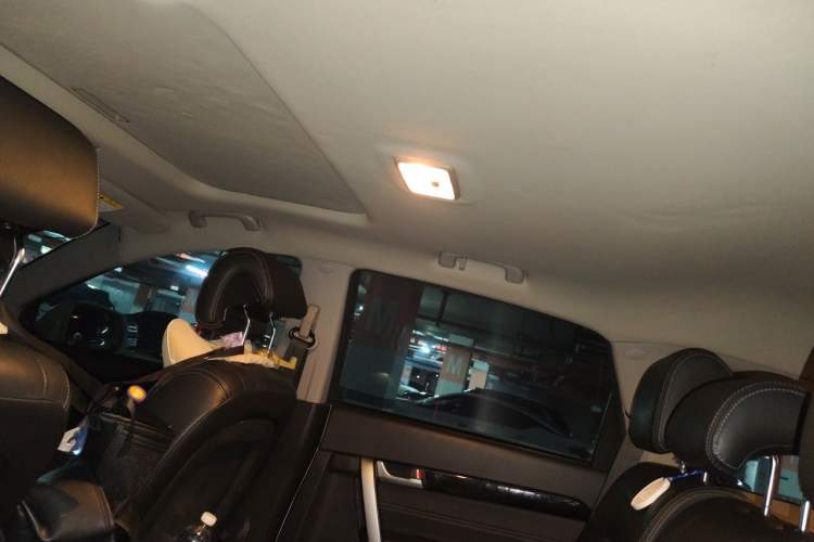 Used Chevrolet Captiva 2014 2.4L 4x4 Flagship Edition 7 Seats Headliner