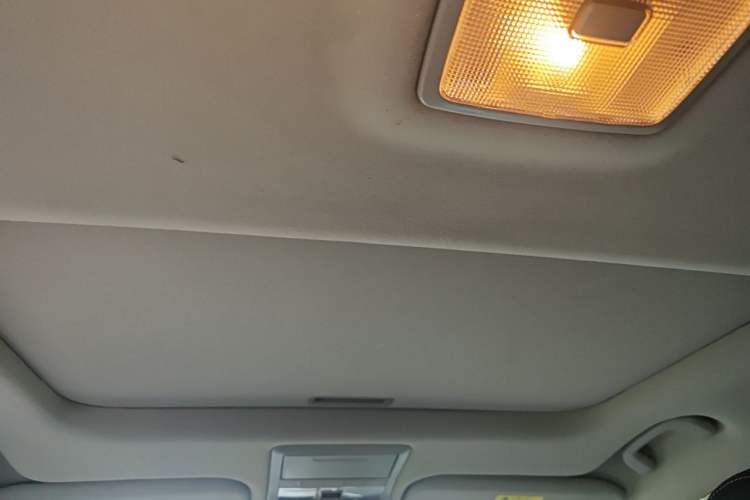Used Chevrolet Captiva 2014 2.4L Two-Wheel Drive Urban Version 7 Seats Headliner