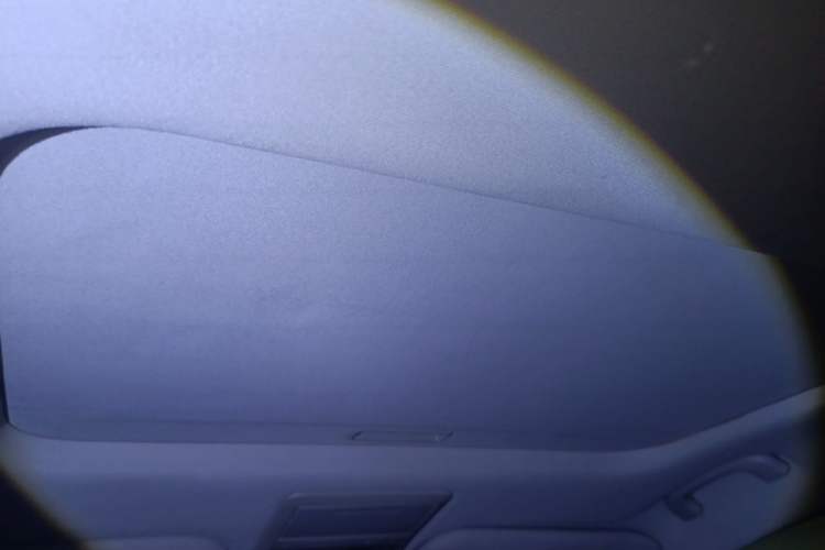 Used Chevrolet Captiva 2014 2.4L Two-Wheel Drive Urban Version 7 Seats Headliner