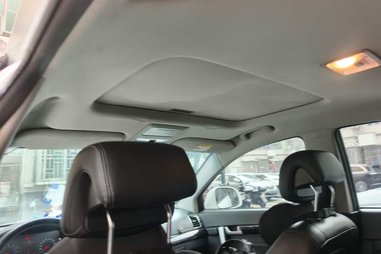 Used Chevrolet Captiva 2014 2.4L Two-Wheel Drive Urban Version 7 Seats Headliner