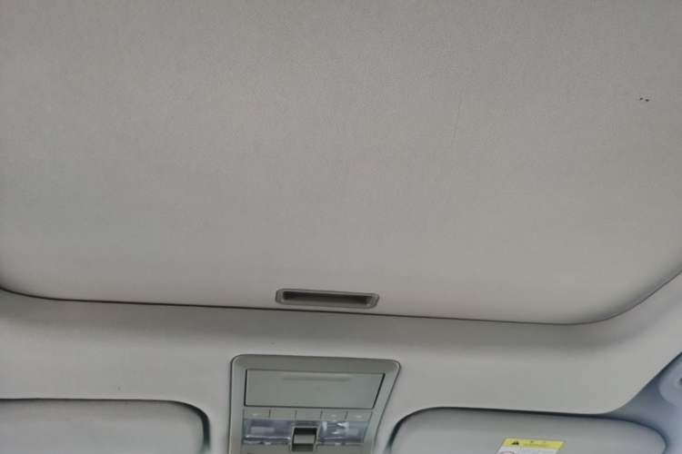 Used Chevrolet Captiva 2014 2.4L Two-Wheel Drive Urban Version 7 Seats Headliner