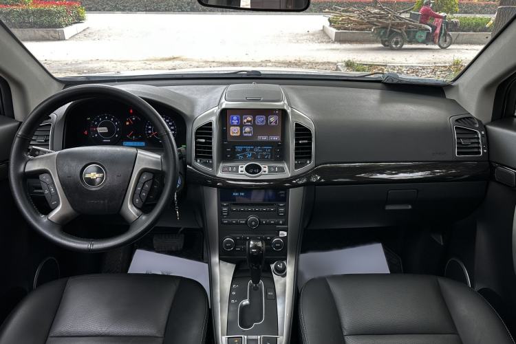 Used Chevrolet Captiva 2014 2.4L 4x4 Flagship Edition 7 Seats Interior 1