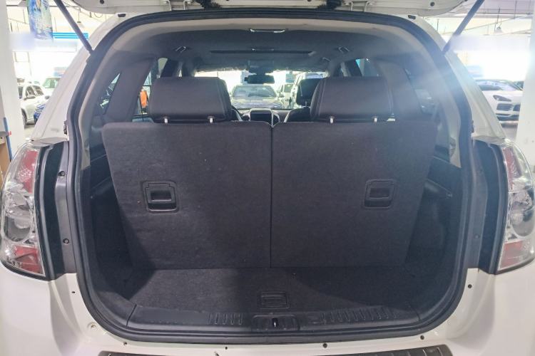 Used Chevrolet Captiva 2014 2.4L Two-Wheel Drive Urban Version 7 Seats Interior 1