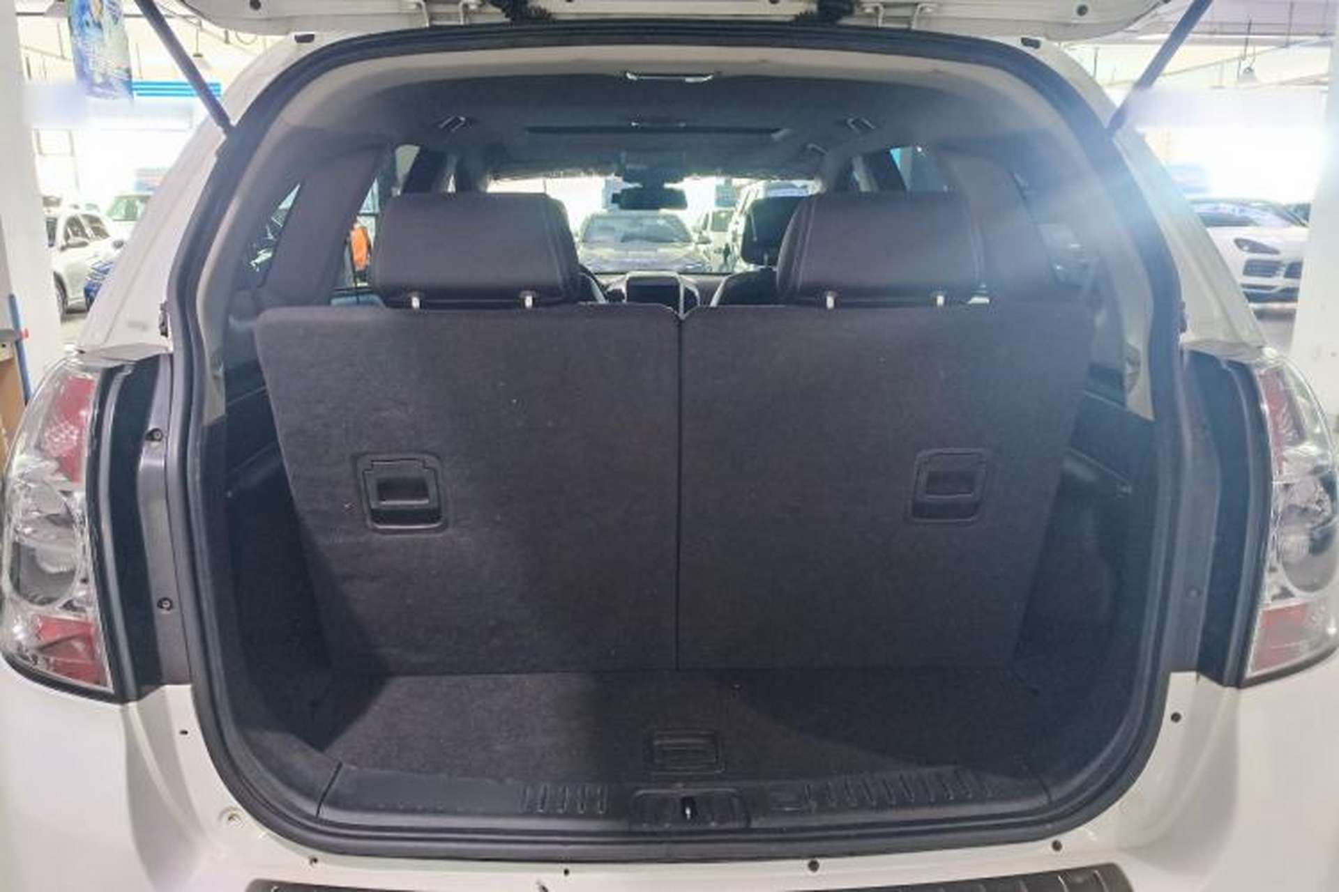 Used Chevrolet Captiva 2014 2.4L Two-Wheel Drive Urban Version 7 Seats Interior 1