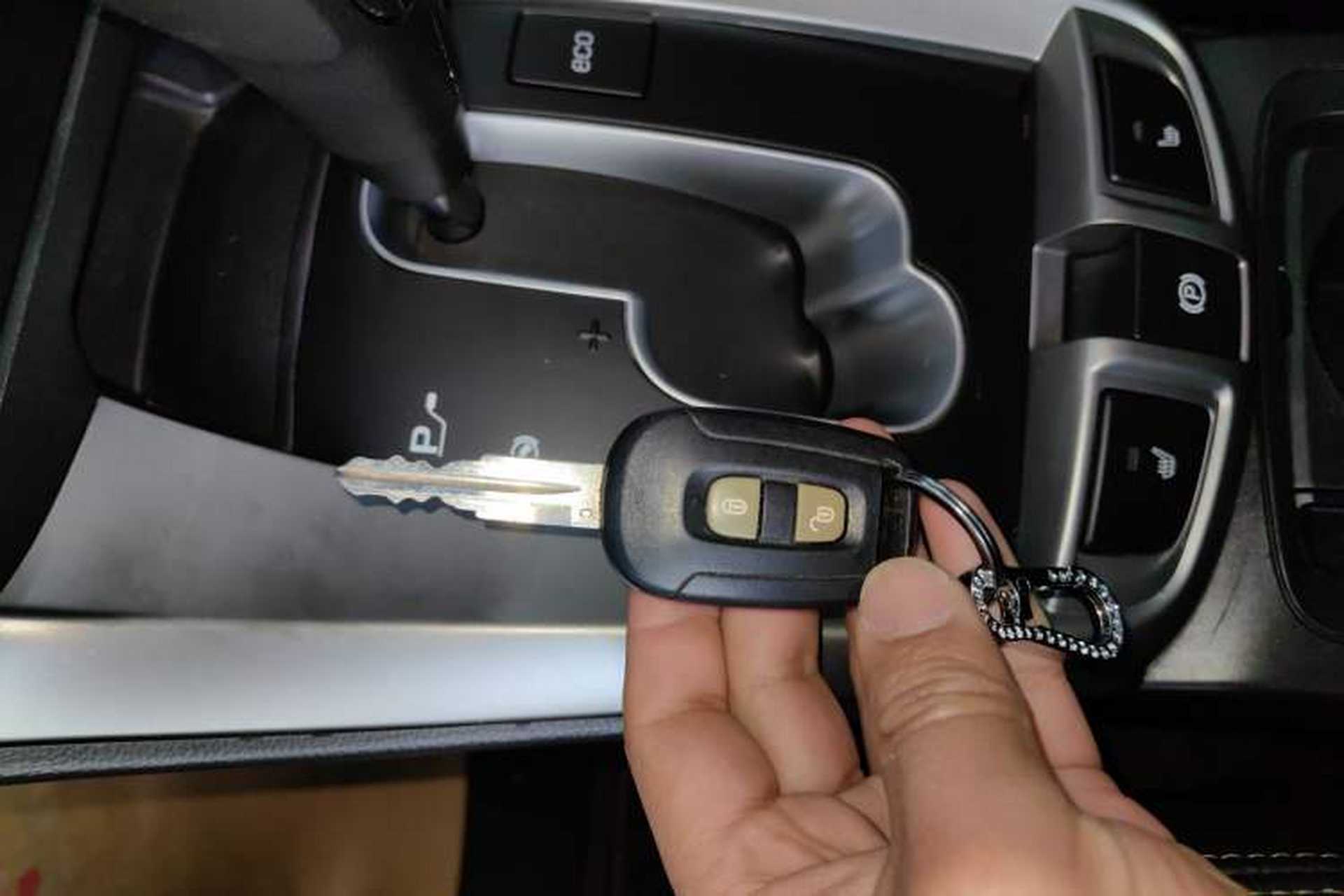 Used Chevrolet Captiva 2014 2.4L 4x4 Flagship Edition 7 Seats Interior 1