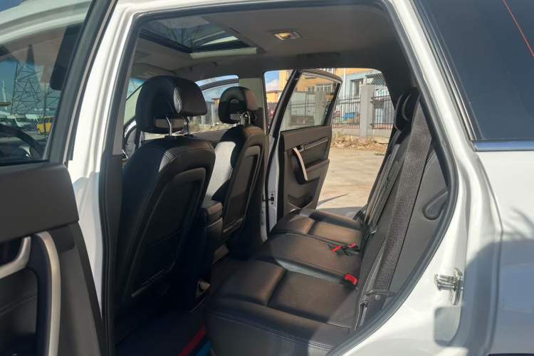 Used Chevrolet Captiva 2014 2.4L 4x4 Flagship Edition 7 Seats Interior 2