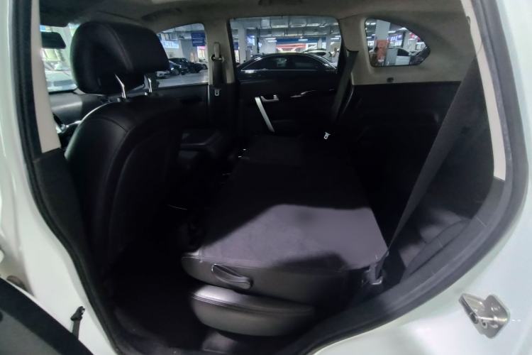 Used Chevrolet Captiva 2014 2.4L Two-Wheel Drive Urban Version 7 Seats Interior 3