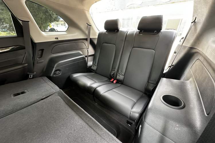 Used Chevrolet Captiva 2014 2.4L 4x4 Flagship Edition 7 Seats Interior 4