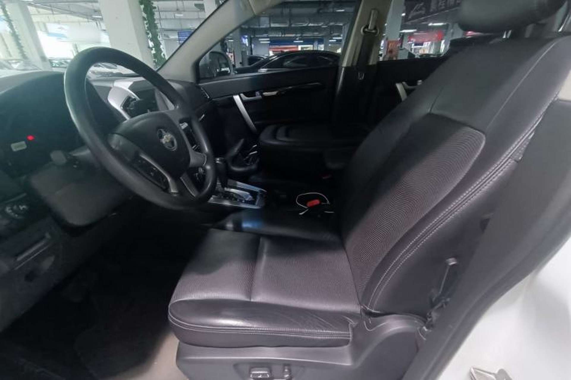 Used Chevrolet Captiva 2014 2.4L Two-Wheel Drive Urban Version 7 Seats Interior 5