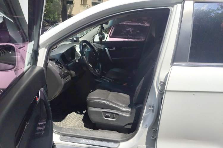 Used Chevrolet Captiva 2014 2.4L 4x4 Flagship Edition 7 Seats Left Front Seat