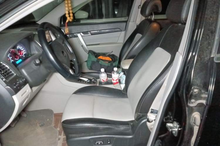 Used Chevrolet Captiva 2014 2.4L 4x4 Luxury Edition 5 Seats Left Front Seat