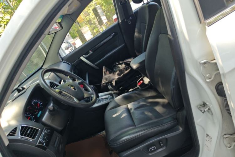 Used Chevrolet Captiva 2014 2.4L Two-Wheel Drive Urban Version 7 Seats Left Front Seat