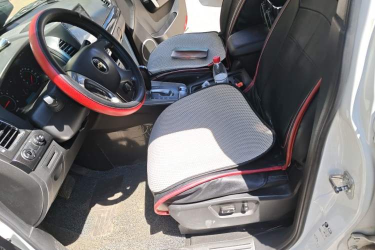 Used Chevrolet Captiva 2014 2.4L Two-Wheel Drive Urban Version 7 Seats Left Front Seat