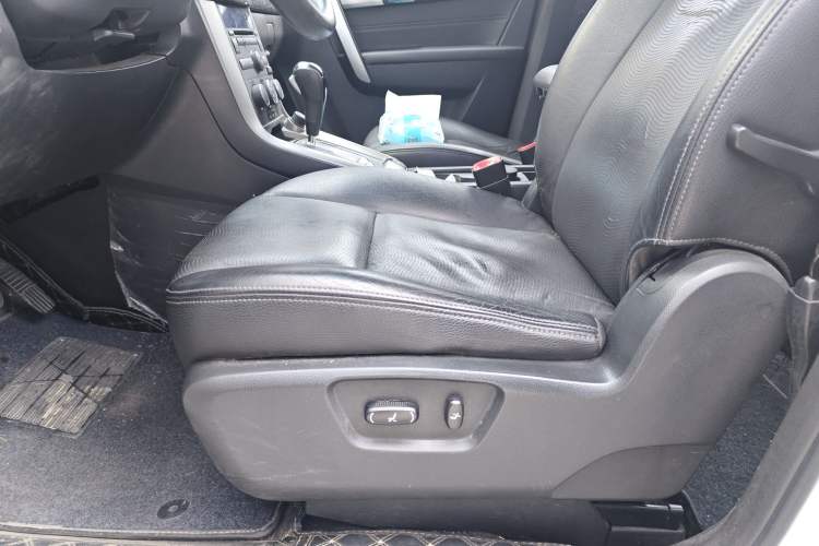 Used Chevrolet Captiva 2014 2.4L Two-Wheel Drive Urban Version 7 Seats Left Front Seat