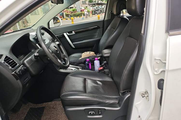 Used Chevrolet Captiva 2014 2.4L Two-Wheel Drive Urban Version 7 Seats Left Front Seat