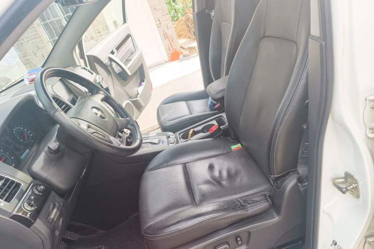 Used Chevrolet Captiva 2014 2.4L Two-Wheel Drive Urban Version 7 Seats Left Front Seat