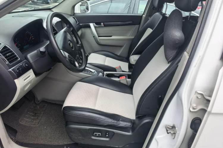 Used Chevrolet Captiva 2014 2.4L Two-Wheel Drive City Edition 5 Seats Left Front Seat