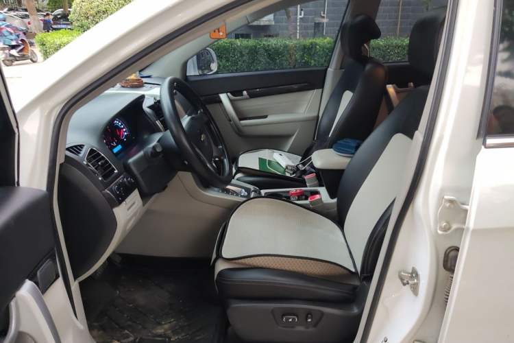 Used Chevrolet Captiva 2014 2.4L Two-Wheel Drive City Edition 5 Seats Left Front Seat