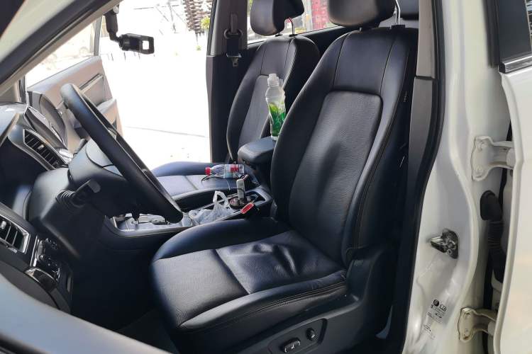 Used Chevrolet Captiva 2014 2.4L Two-Wheel Drive Urban Version 7 Seats Left Front Seat