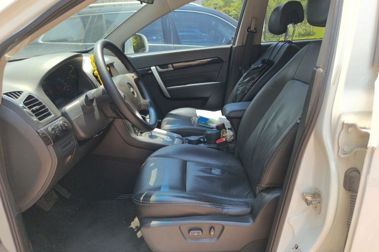 Used Chevrolet Captiva 2014 2.4L Two-Wheel Drive Urban Version 7 Seats Left Front Seat