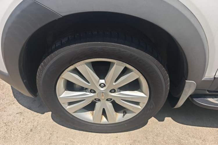 Used Chevrolet Captiva 2014 2.4L 4x4 Flagship Edition 7 Seats Left Front Wheel Hub