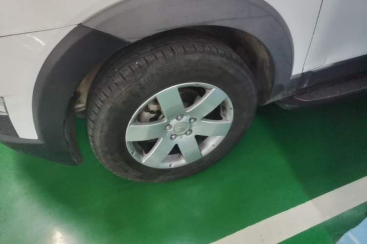 Used Chevrolet Captiva 2014 2.4L Two-Wheel Drive City Edition 5 Seats Left Front Wheel Hub