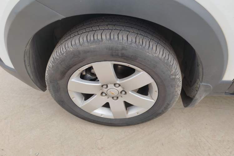 Used Chevrolet Captiva 2014 2.4L Two-Wheel Drive City Edition 5 Seats Left Front Wheel Hub