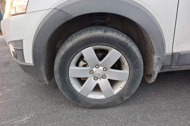 Used Chevrolet Captiva 2014 2.4L Two-Wheel Drive City Edition 5 Seats Left Front Wheel Hub