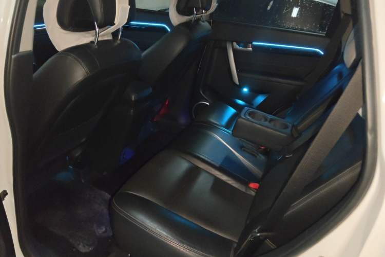 Used Chevrolet Captiva 2014 2.4L Two-Wheel Drive Urban Version 7 Seats Left Rear Seat