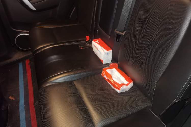 Used Chevrolet Captiva 2014 2.4L 4x4 Flagship Edition 7 Seats Left Rear Seat