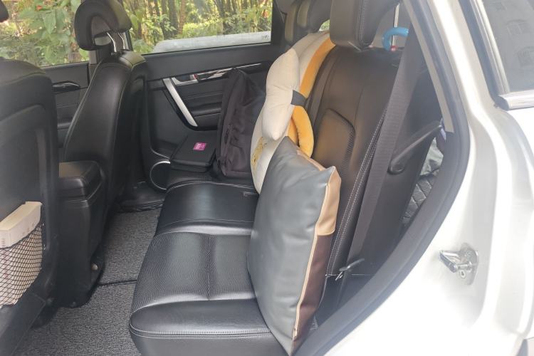 Used Chevrolet Captiva 2014 2.4L Two-Wheel Drive Urban Version 7 Seats Left Rear Seat