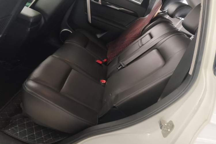 Used Chevrolet Captiva 2014 2.4L 4x4 Flagship Edition 7 Seats Left Rear Seat