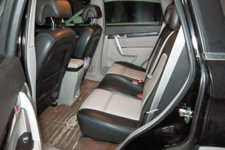 Used Chevrolet Captiva 2014 2.4L 4x4 Luxury Edition 5 Seats Left Rear Seat