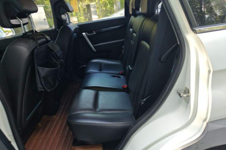 Used Chevrolet Captiva 2014 2.4L Two-Wheel Drive Urban Version 7 Seats Left Rear Seat