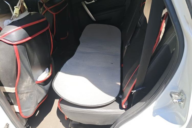 Used Chevrolet Captiva 2014 2.4L Two-Wheel Drive Urban Version 7 Seats Left Rear Seat