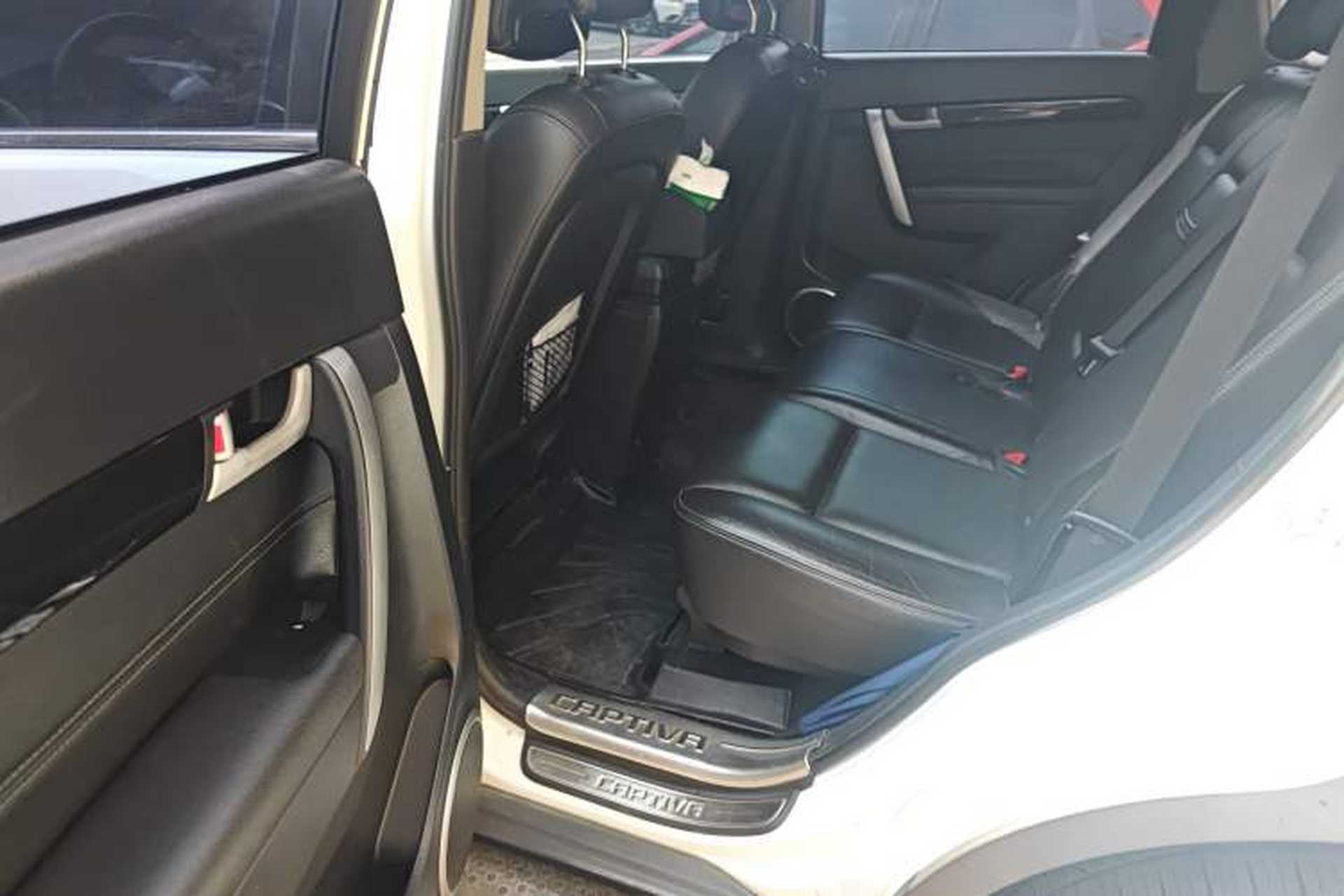 Used Chevrolet Captiva 2014 2.4L 4x4 Flagship Edition 7 Seats Left Rear Seat