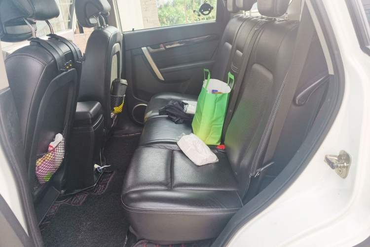 Used Chevrolet Captiva 2014 2.4L Two-Wheel Drive Urban Version 7 Seats Left Rear Seat